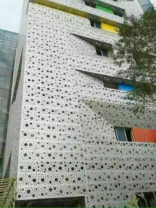 1588732345508850.jpg 沖孔鋁單板43.jpg